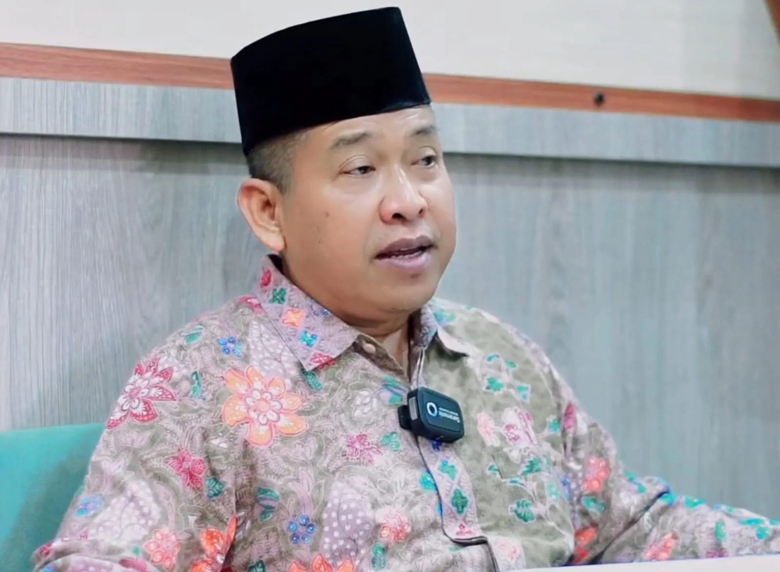 Dalam sebuah ulasan mendalam mengenai Kitab Al-Hikam karya Ibnu Atha'illah as-Sakandari, M. Nur Kholis Setiawan membedah Hikmah ke-21 yang mengandung pesan kuat tentang tata krama seorang hamba di hadapan Sang Pencipta. (Youtube/
Prof. Dr. M. Nur Kholis S