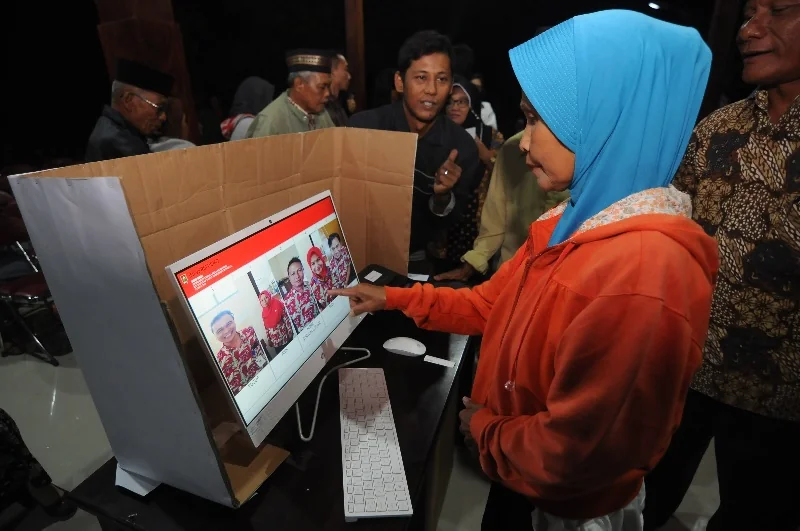 Dedi Mulyadi Terbitkan SE, Pilkades Jabar Bakal Dilakukan lewat E-voting