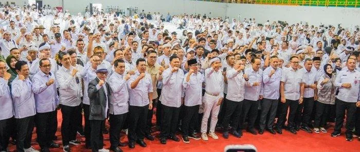 Peluncuran program strategis Percepatan Pembentukan Koperasi Desa/Kelurahan Merah Putih (KDMP) di Hall Indoor Stadion Si Jalak Harupat, Soreang, Kabupaten Bandung, pada Kamis, 15 Mei 2025.