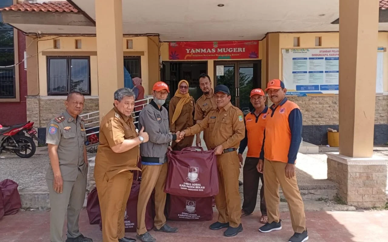 Dinsos Kabupaten Bekasi melalui bidang Perlindungan dan Jaminan Sosial (Linjamsos) serta Dinas Sosial Provinsi Jawa Barat. Pihaknya memastikan bantuan diterima tepat sasaran terutama bagi warga yang benar-benar terdampak.Ist