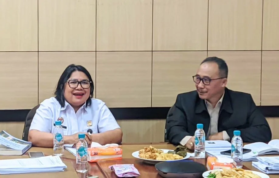 Kadivyankum Jabar, Hemawati BR Pandia, bersama jajaran Anggota MPWN Jawa Barat yang terdiri dari unsur pemerintah, notaris, dan akademisi, serta didukung oleh tim sekretariat.Dok-Humas Kemenkum Jabar