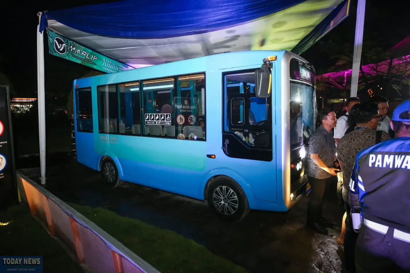 Bandung Uji Coba Angkot Listrik Rute Gunung Batu-Stasiun Bandung
