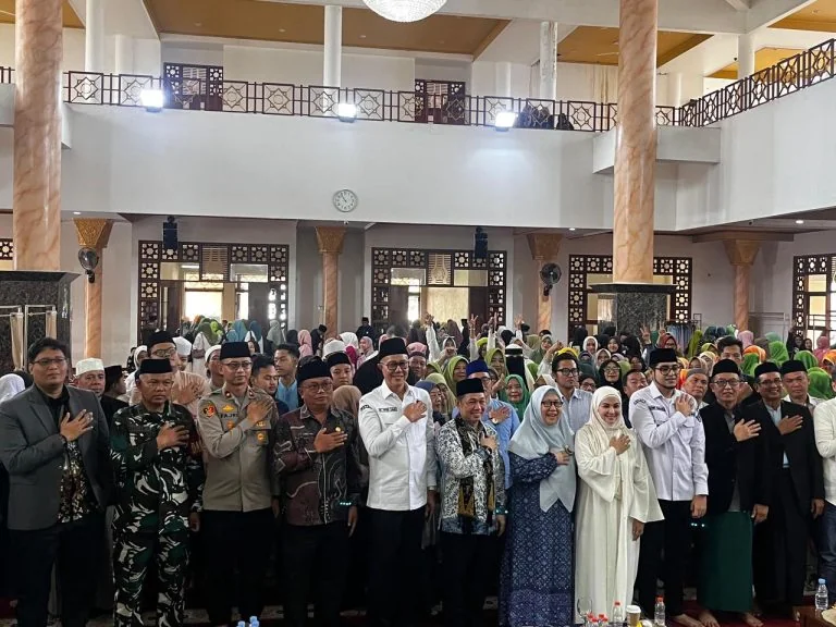 Wali Kota Sukabumi Ayep Zaki dalam sambutannya menyampaikan Peristiwa Isra Miraj mengandung nilai keimanan yang harus diambil hikmahnya oleh segenap umat Islam.Dok-Diskominfo Kota Sukabumi