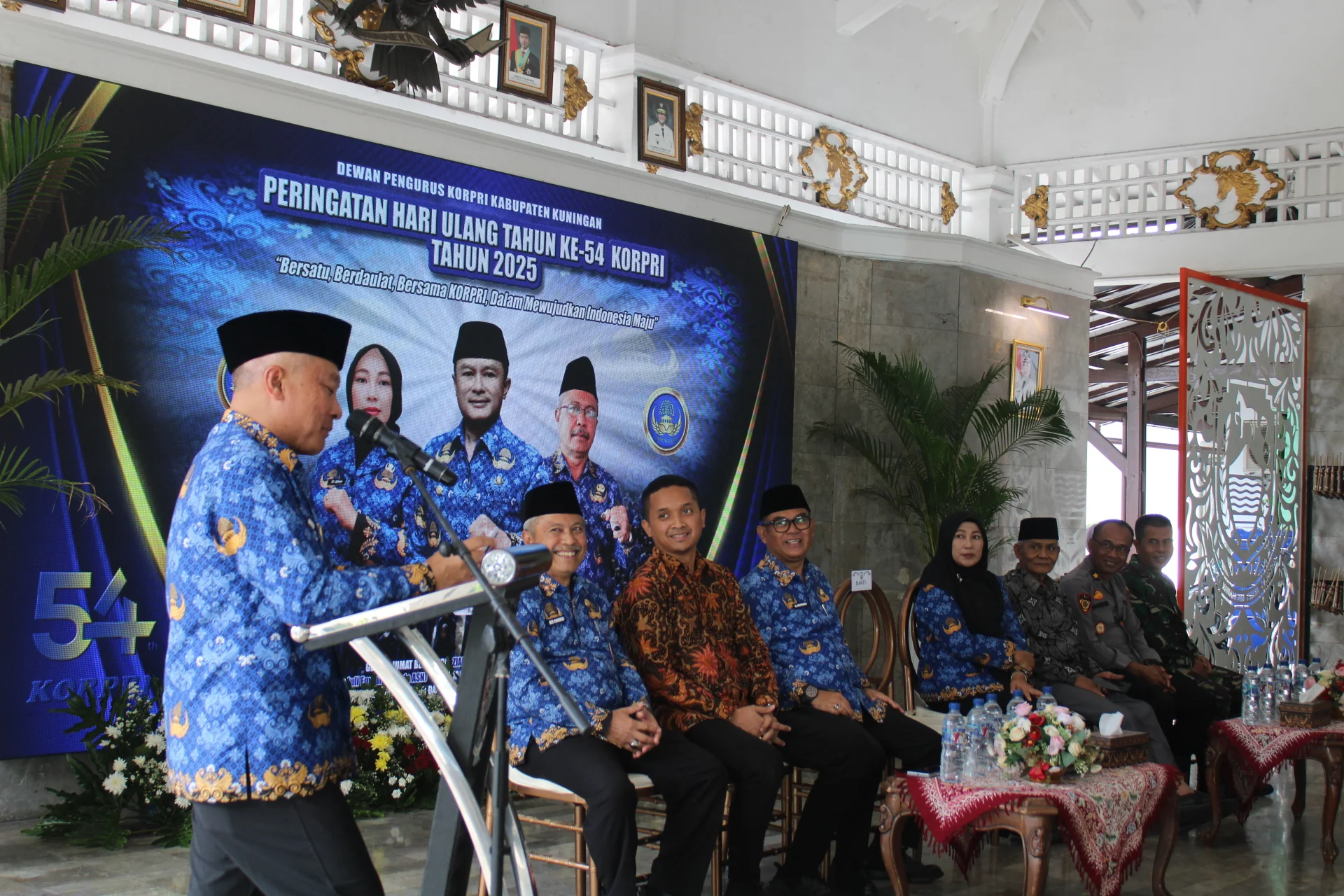 Bupati Kuningan, Dr. H. Dian Rachmat Yanuar, M.Si., menyampaikan pesan mendalam mengenai peran dan martabat ASN.Ist