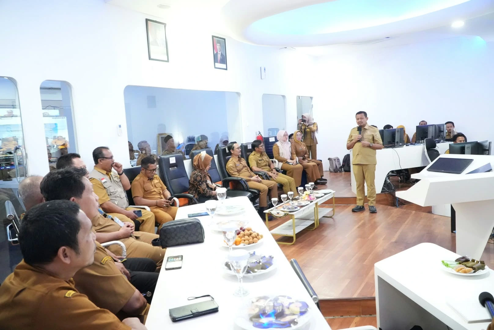 Pembelajaran numerasi melalui Learning Management System (LMS) Sumedang Civil Service Academy (SCSA) di Command Center Pusat Pemerintahan Sumedang (PPS), Senin, 26 Oktober 2026.