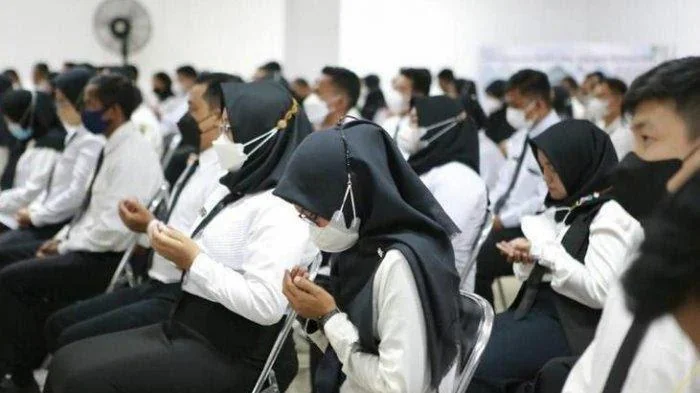 Guru honorer yang telah mendapatkan gaji tunjangan sebelumnya akan merasakan kenaikan senilai Rp500 ribu.