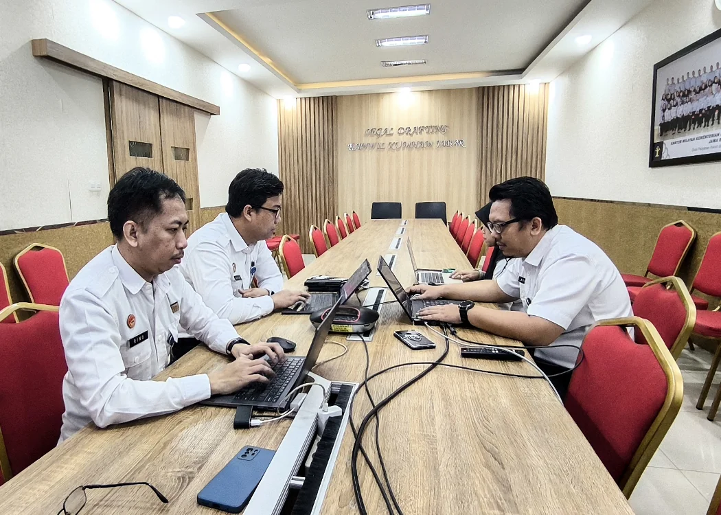 Kanwil Kemenkum Jabar fasilitasi Rapat Harmonisasi Rancangan Peraturan Bupati (Raperbup) Bekasi.Ist