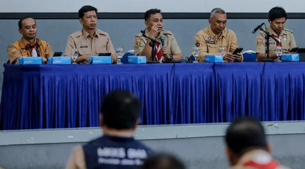 Rapat Uji Publik Persiapan SPMB SMA, SMK, SLB Tahun 2025 Aula Ki Hajar Dewantara di Kantor Disdik Jabar, Kota Bandung, Senin, 14 April 2025.