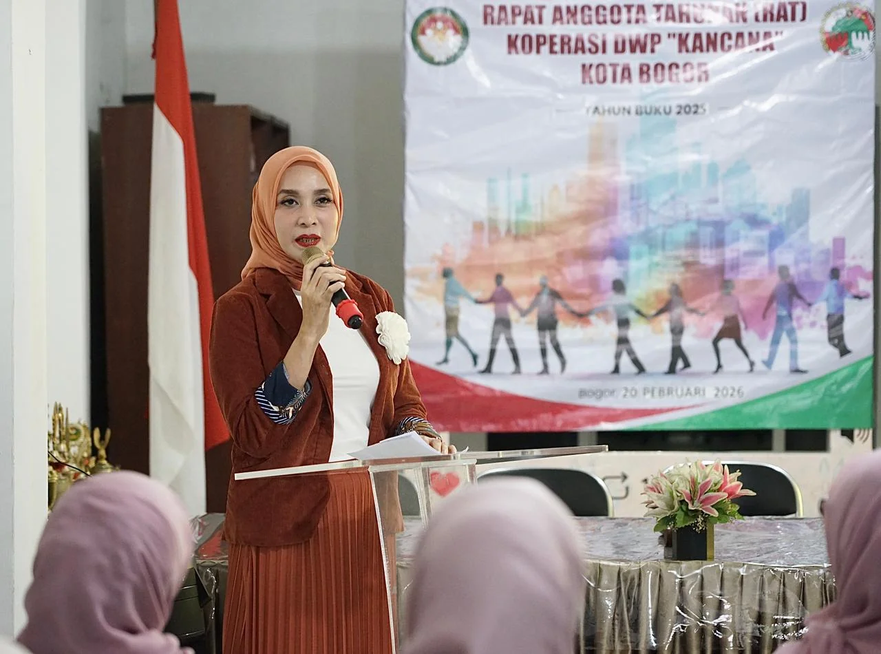 Ketua Penasihat Koperasi Dharma Wanita Persatuan (DWP) Kota Bogor, Yantie Rachim, menghadiri Rapat Anggota Tahunan (RAT) Koperasi DWP Kota Bogor “KANCANA”,Dok-Diskominfo Kota Bogor.