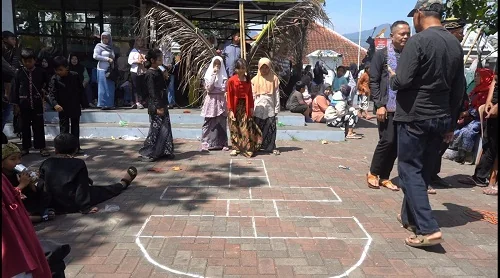 Gelar Budaya di Alun-Alun Tegalkalong, Kecamatan Sumedang Utara.Ist