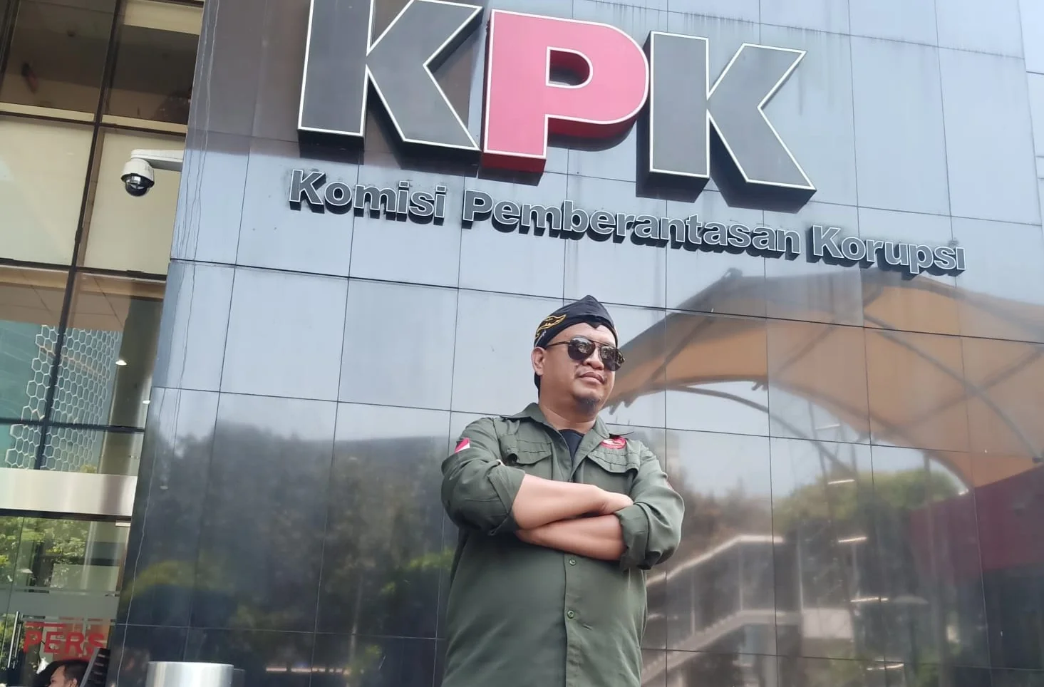 Ketua LSM Trinusa DPD Jabar, Ait M Sumarna saat aksi di Gedung KPK, beberapa waktu lalu.