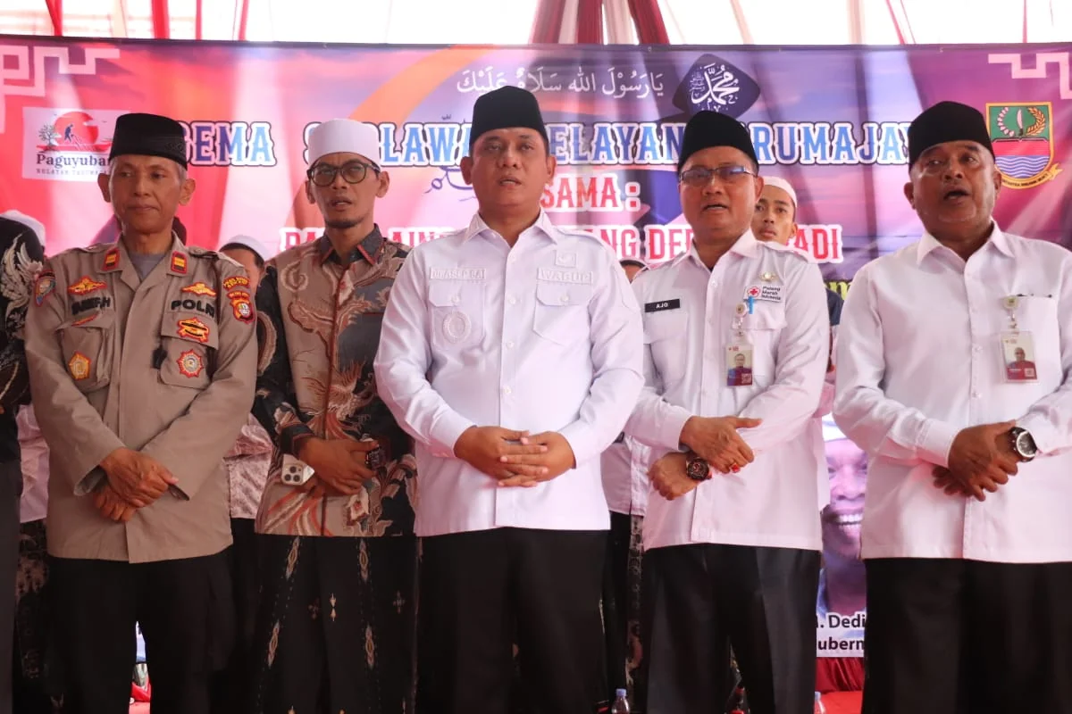 Wakil Bupati Asep Surya Atmaja menyapa langsung masyarakat nelayan.Ist