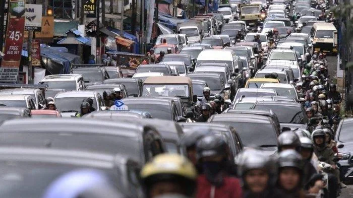 Macet Bandung Gara-gara Jam Sekolah, Begini Solusi dari Wali Kota Bandung Farhan