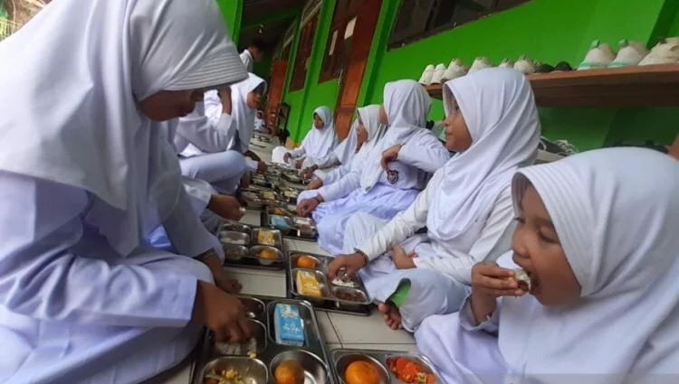 siswa Makan Gratis Program Negara.(Dok-int)