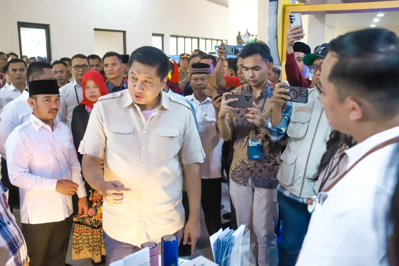 Menteri Perumahan dan Kawasan Permukiman RI Maruarar Sirait mendorong masyarakat Kabupaten Bekasi untuk manfaatkan kredit program perumahan dan likuiditas pembiyaan perumahan, dihadiri Gubernur Jawa Barat Dedy Mulyadi didampingi Bupati Bekasi Ade Kuswara