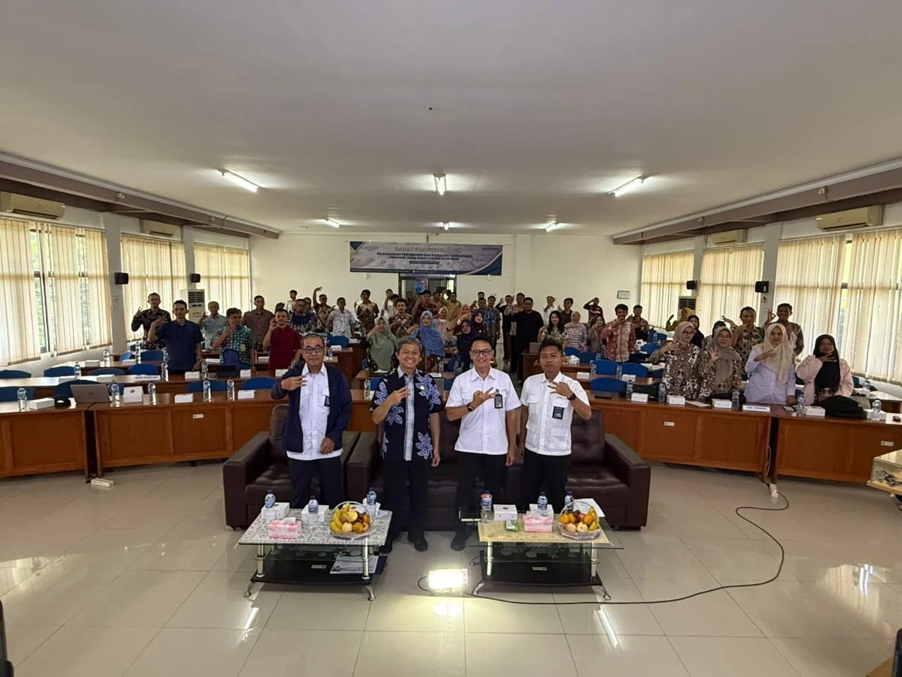 Pemerintah Kota Cirebon menegaskan komitmennya dalam mendukung penuh kebijakan pemerintah pusat, khususnya terkait percepatan penyediaan perumahan layak dan upaya mencapai zero Rumah Tidak Layak Huni (RTLH) di daerah.Ist
