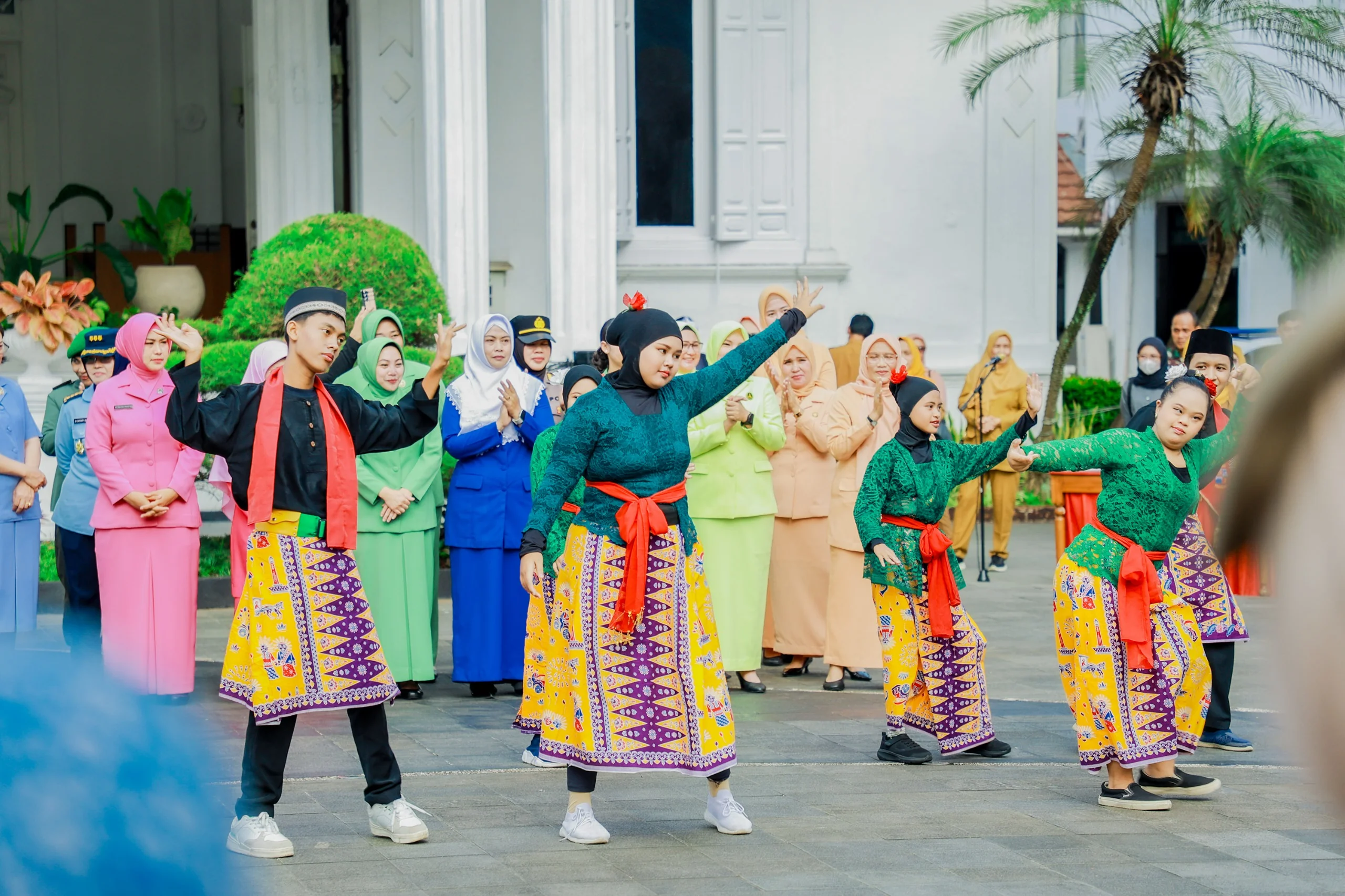 Wakil Wali Kota Bogor, Jenal Mutaqin mengapresiasi peran serta ibu dan perempuan yang selama ini berkontribusi dalam kehidupan keluarga, masyarakat, hingga pembangunan Kota Bogor.Diskomimfo Kota Bogor
