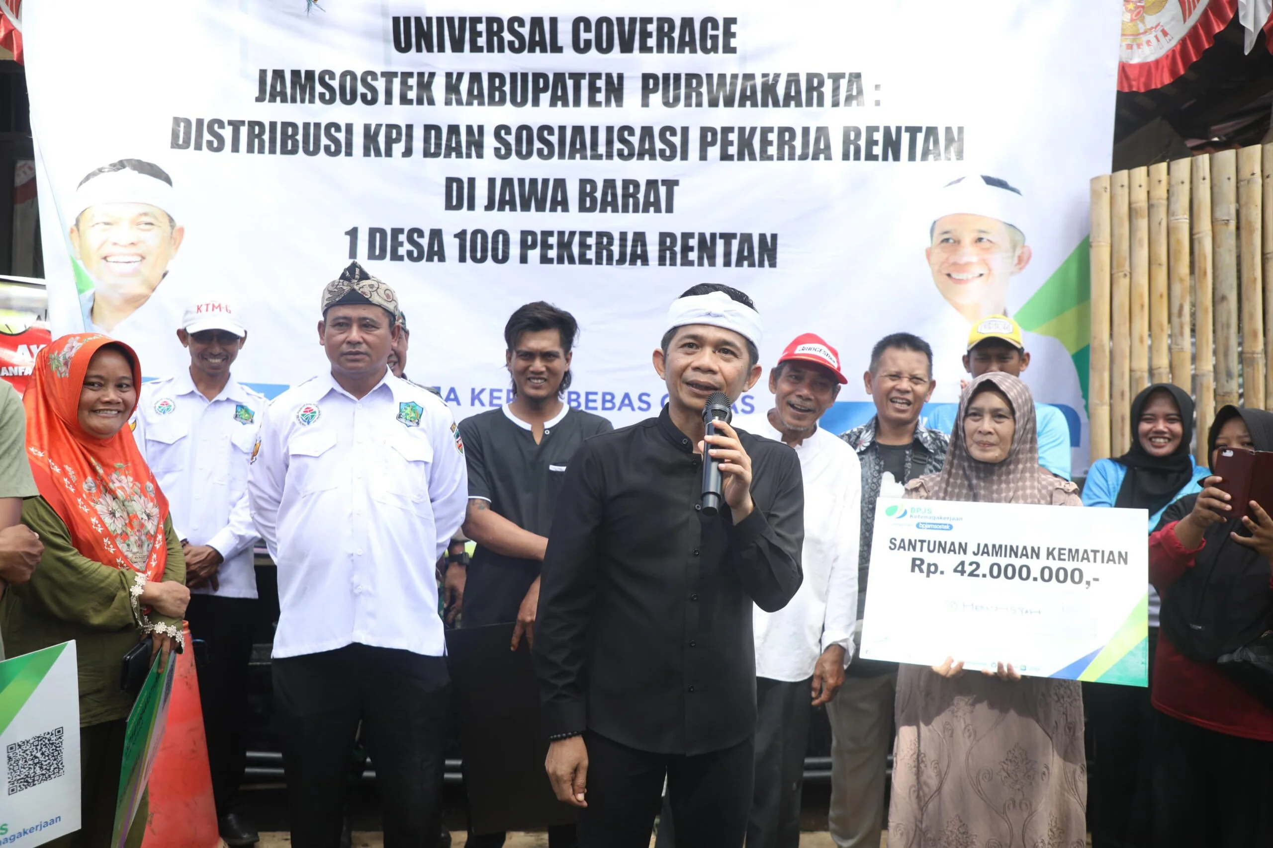 Bupati Purwakarta, Saepul Bahri Binzein, hadir dalam acara "1 Desa 100 Perlindungan".Ist