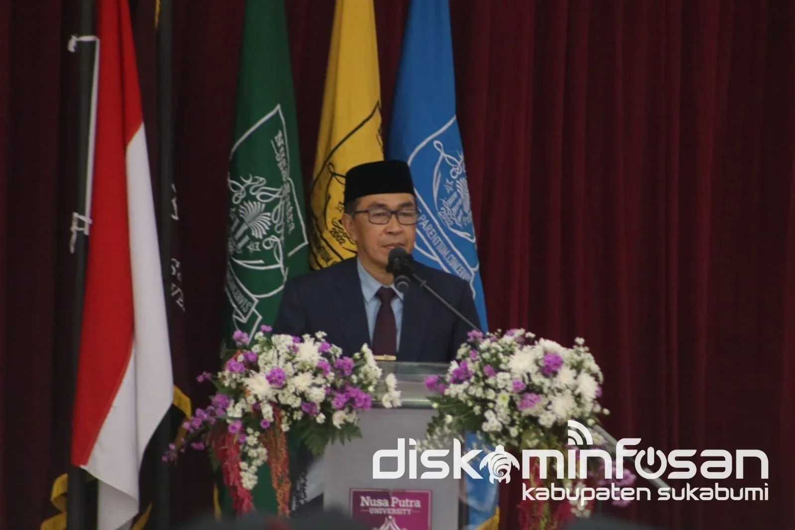 Sekretaris Daerah Kabupaten Sukabumi Ade Suryaman menghadiri Wisuda ke-16 Universitas Nusa Putra Tahun Akademik 2025/2026 sekaligus Pengukuhan Guru Besar Universitas Nusa Putra,Dok-Bid IKP/Diskominfosan