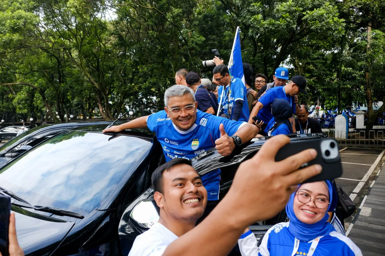 Wali Kota Bandung, Muhammad Farhan, mengajak seluruh warga dan bobotoh untuk menjaga ketertiban serta keselamatan selama rangkaian pertandingan dan pawai Persib yang diperkirakan memicu euforia besar di Kota Bandung.Dok-Diskominfo Kota Bandung