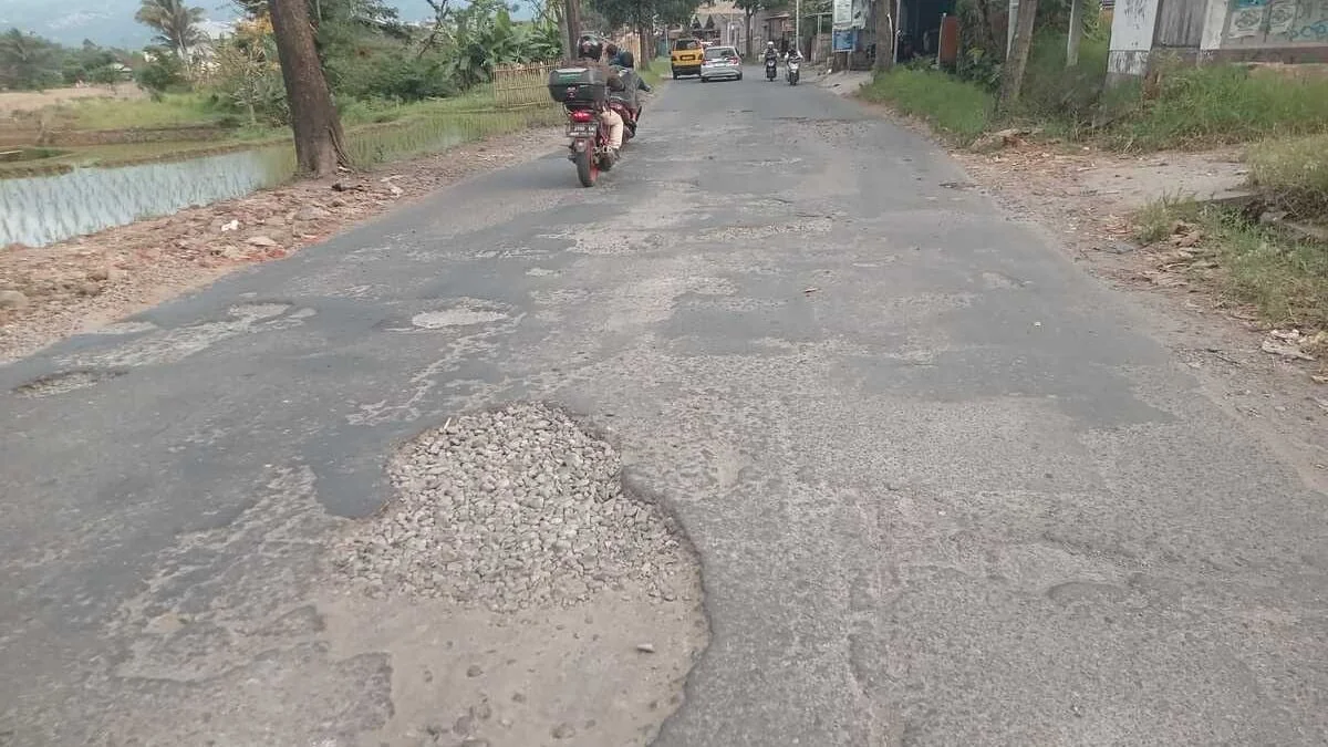 Dedi Mulyadi Heran Dana Infrastruktur Garut Besar, Tapi Jalan Masih Amburadul