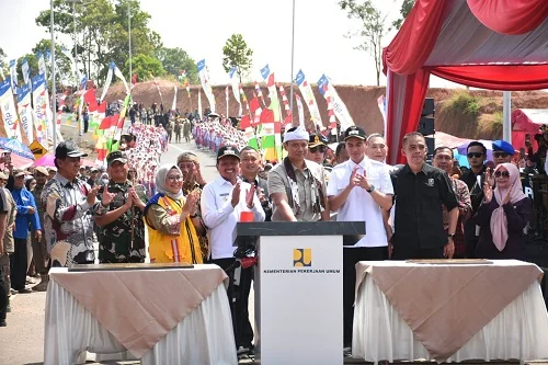 Wakil Bupati Sumedang M. Fajar Aldila memimpin rapat evaluasi.Ist