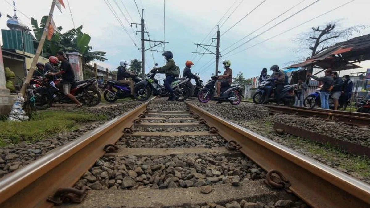 Dirut KAI Sebut Ada 1.864 Perlintasan Sebidang Liar, Ratusan Segera Ditutup