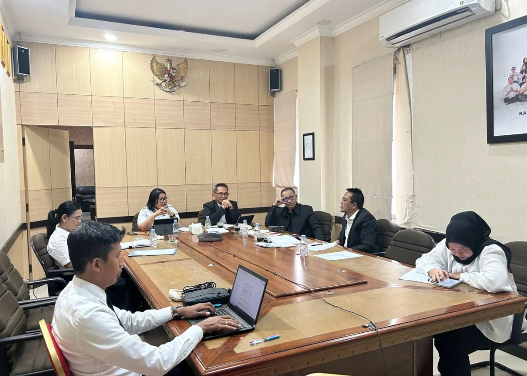 Kepala Kepala Divisi Pelayanan Hukum Hemawati BR Pandia, Wakil Ketua MPWN Jabar Martinef  serta anggota MPWN Jabar.Ist