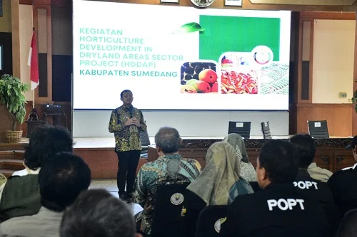 Bupati Sumedang Dony Ahmad Munir membuka Audiensi Horticulture Development in Dryland Areas Sector Project.Dok-Diskominfosanditik Sumedang