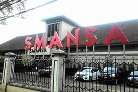SMA Negeri 1 Bandung sedang mengalami gugatan sengketa tanah yang saat ini digunakan untuk kegiatan belajar mengajar (KBM).