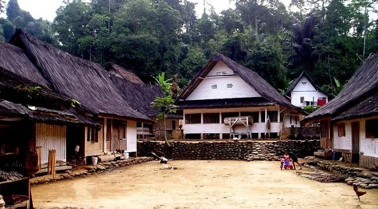Kampung Naga Tasikmalaya: Jejak Tradisi, Filosofi Hidup, dan Keteguhan Warga Menjaga Adat Leluhur