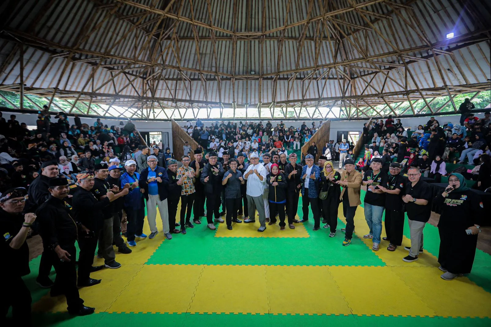 Wali Kota Bandung, Muhammad Farhan, saat membuka Festival Inovasi Penca Tradisi.Ist