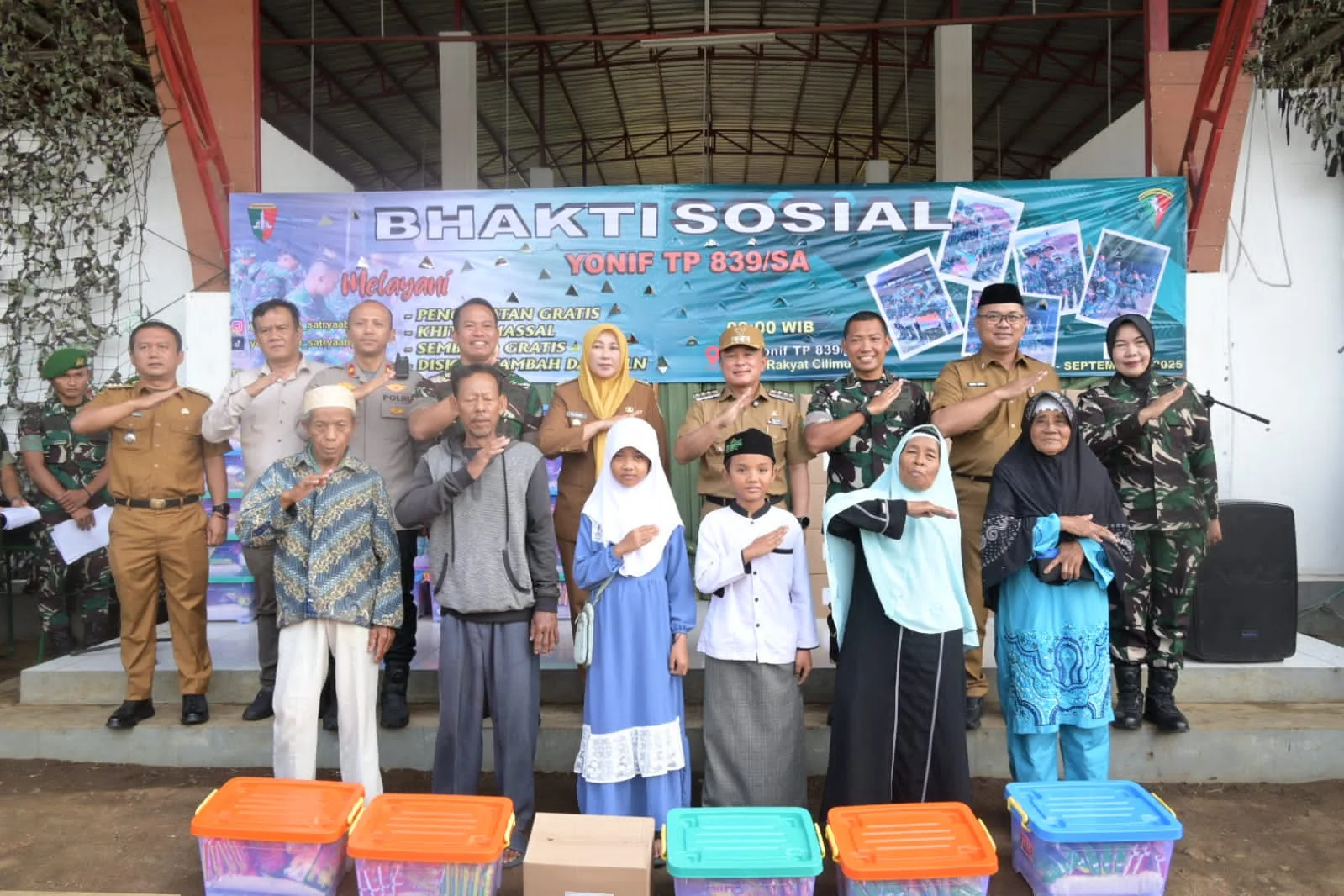 Bupati Kuningan, Dian Rachmat Yanuar, menghadiri acara bakti sosial yang diselenggarakan oleh Batalyon Infanteri TP 839/Satria Abyakta.Ist