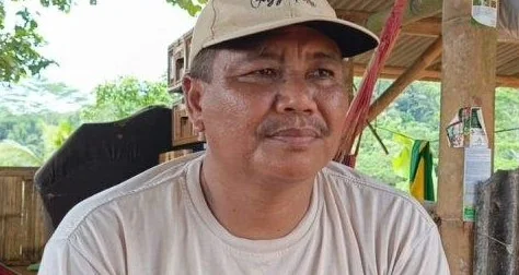 Ikin Asikin (52) ngabuktikeun yén kréativitas jeung kerja keras bisa jadi solusi ékonomi.