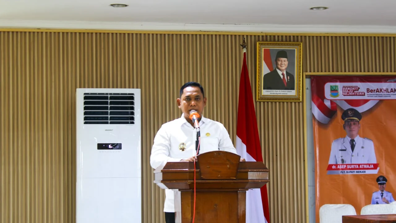Plt. Bupati Bekasi, dr Asep Surya Atmaja menegaskan komitmennya untuk mendorong pembangunan yang merata di seluruh desa di Kabupaten Bekasi. Ia tidak ingin ada lagi desa yang tidak mendapatkan program pembangunan, baik pada tahun 2026 maupun perencanaan t