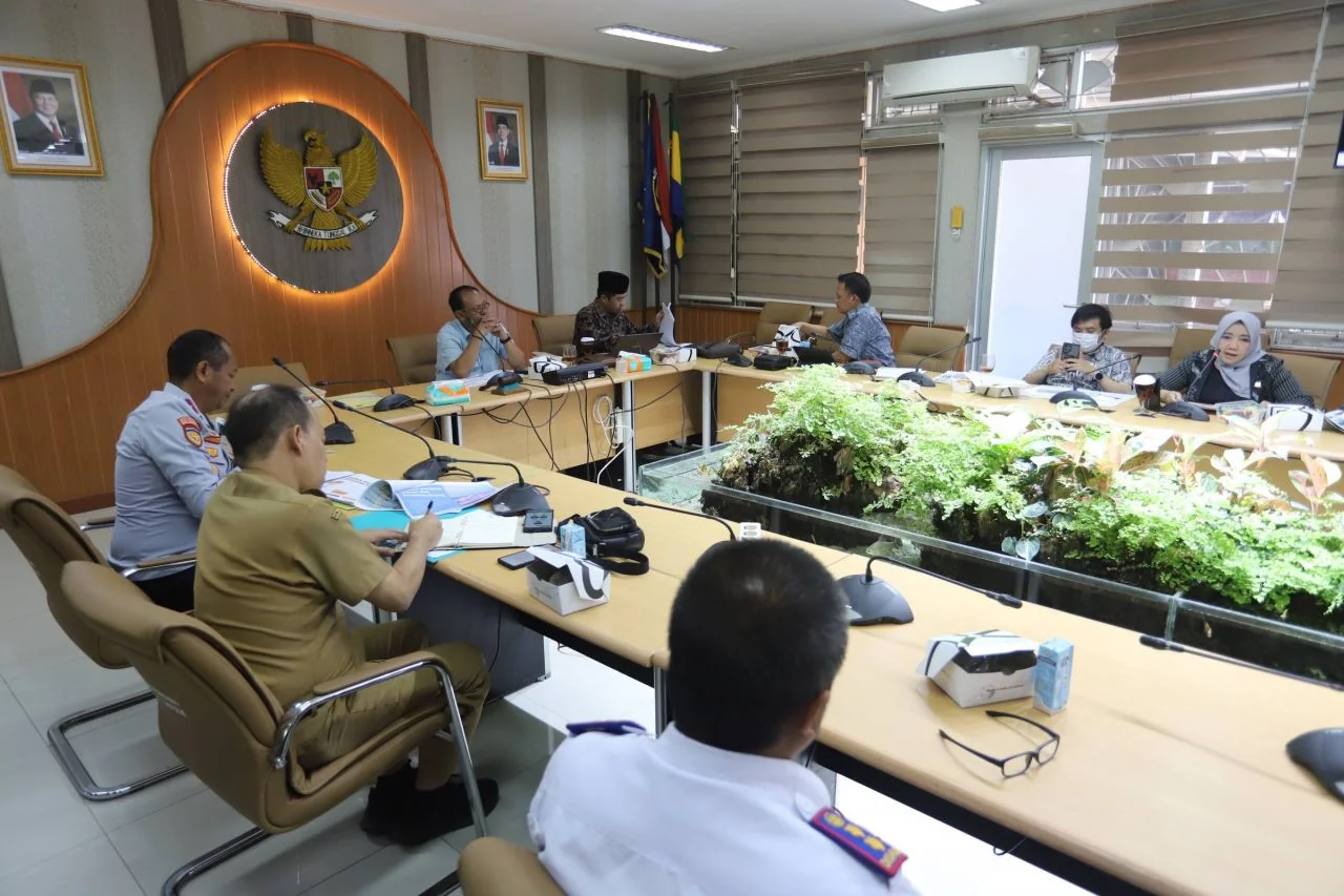 Komisi III DPRD Kota Bandung melaksanakan rapat rencana membahas program kerja tahun anggaran 2026 bersama Dinas Perhubungan dan Baperida Kota Bandung, di ruang rapat Bamus DPRD, Selasa, 14 Oktober 2025.Ist