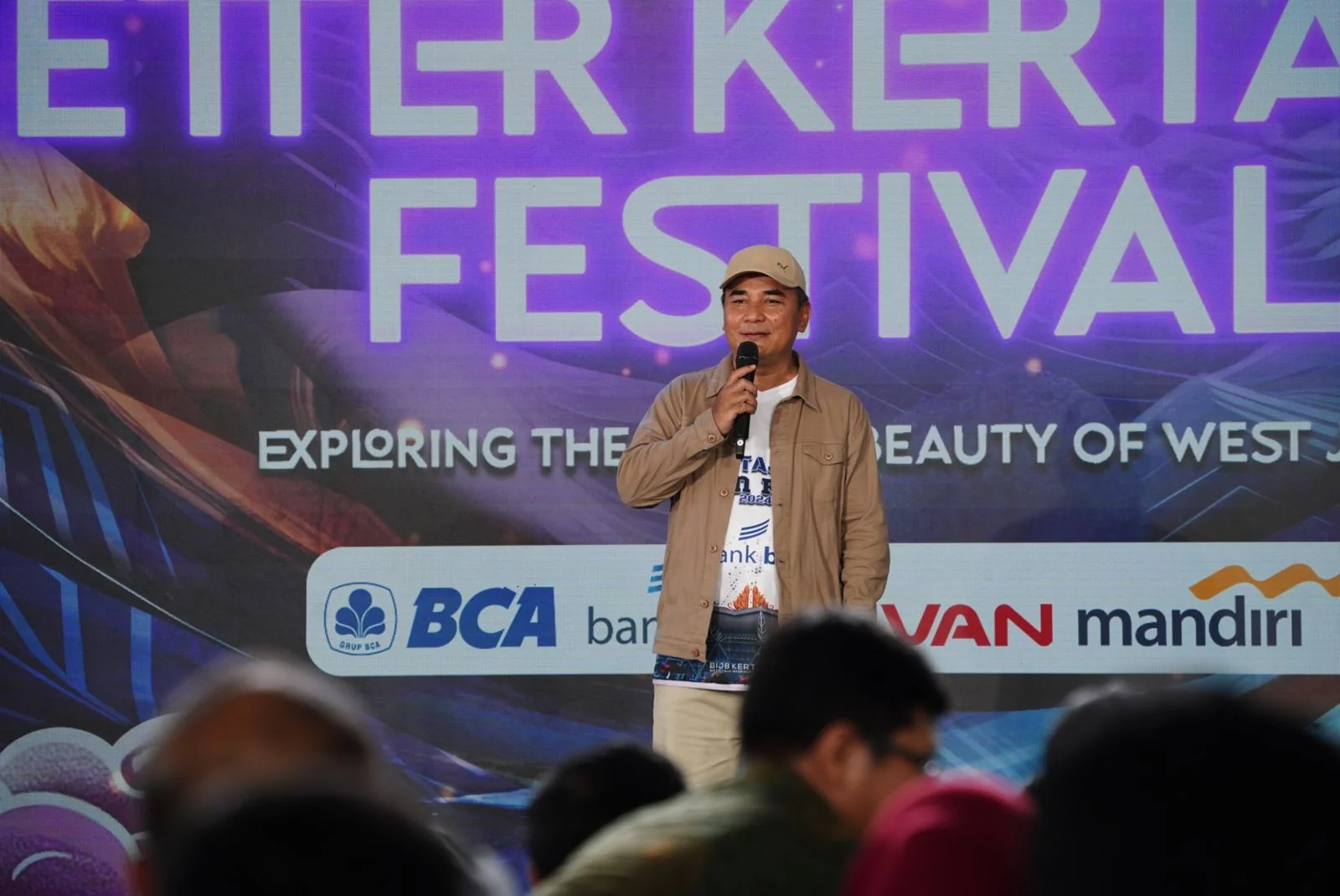 Sekretaris Komisi III DPRD Provinsi Jawa Barat, Heri Ukasah Sulaeman saat menghadiri acara "Better Kertajati Festival" di Bandara Internasional Jawa Barat (BIJB), Kertajati, Kabupaten Majalengka. Sabtu, (28/12/24).