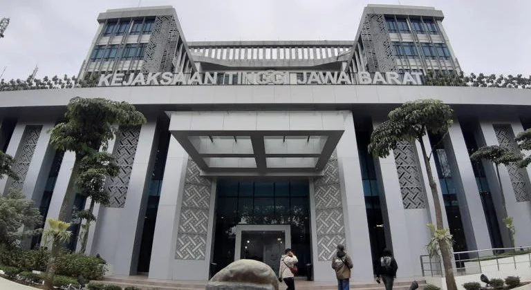 Kejati Jabar menyatakan telah memeriksa sejumlah anggota DPRD Kabupaten Karawang.