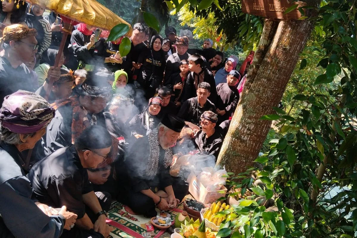 Upacara Hajat Cai. (Ft Kompas.com)