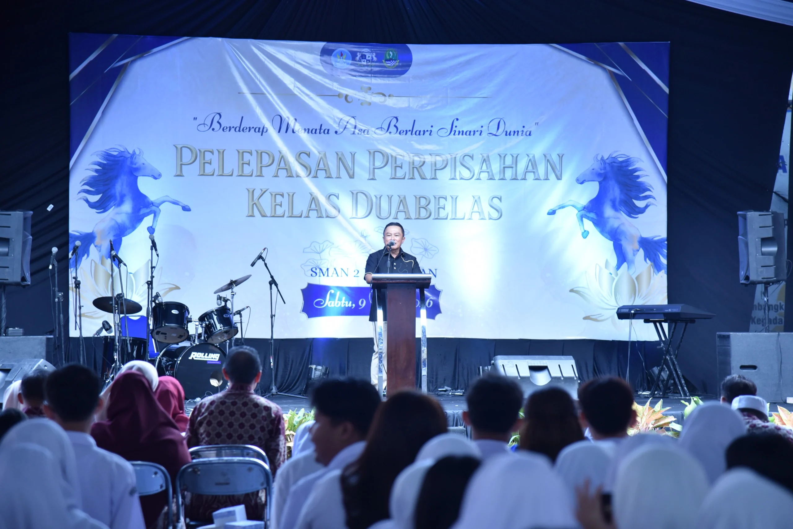Bupati Kuningan Dr. H. Dian Rachmat Yanuar, M.Si, menyampaikan pesan tentang kehidupan setelah masa sekolah.Dok-Diskominfo Kuningan