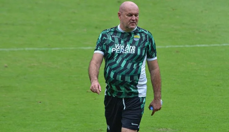 pelatih Persib, Bojan Hodak