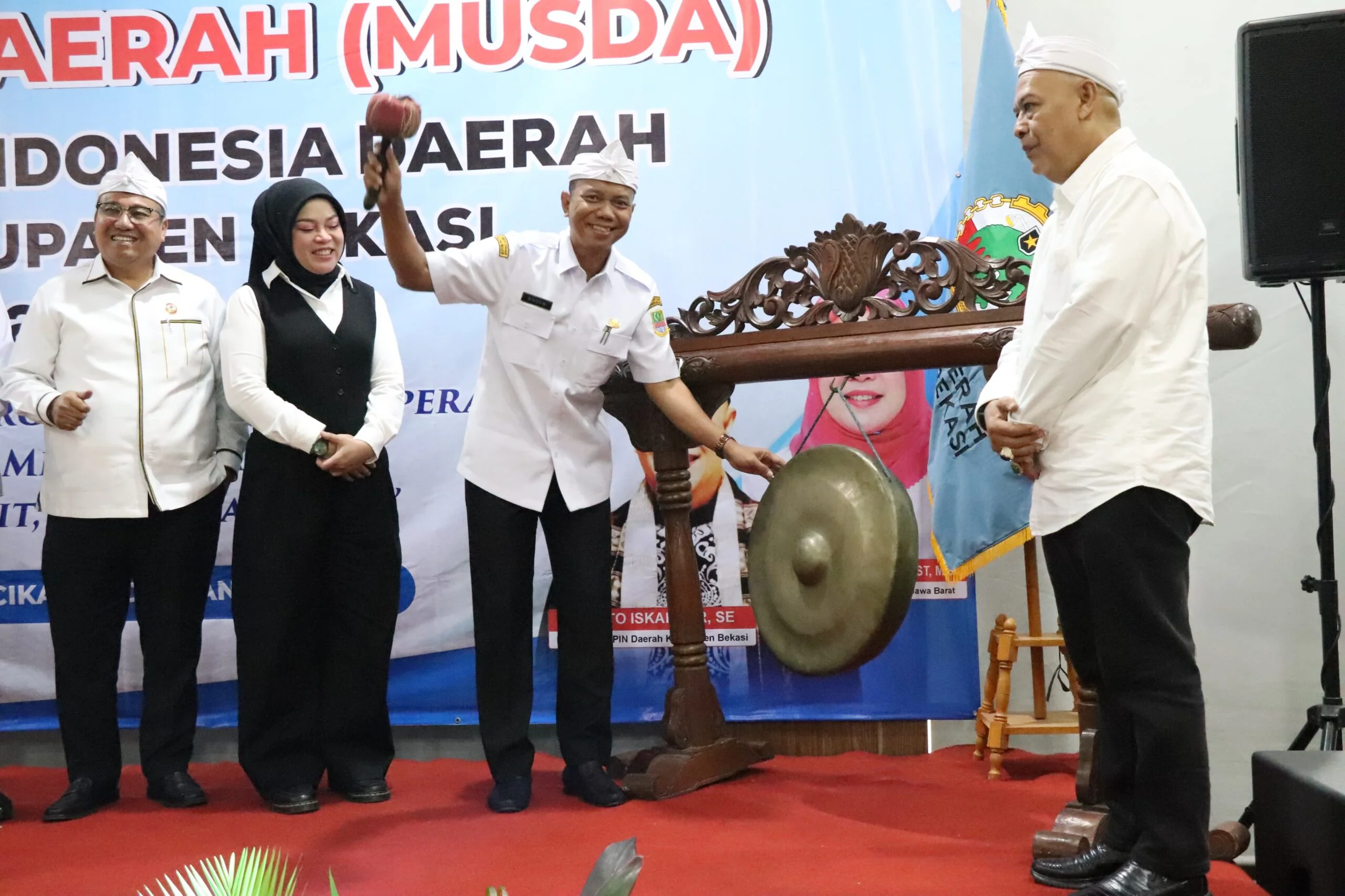 KOPERASI : Sekretaris Daerah Kabupaten Bekasi Endin Samsudin menghadiri sekaligus membuka kegiatan Musyawarah Daerah (MUSDA) Dewan Koperasi Indonesia Daerah (DEKOPINDA) Kabupaten Bekasi. Bertempat di Hotel Antero Jababeka Cikarang Utara, pada Rabu (07/01/