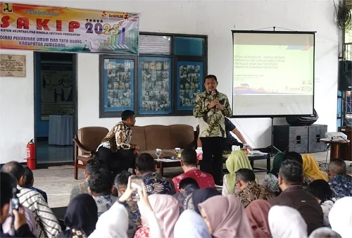 Bupati Dony Ahmd Munir menyebutkan  Dinas Pekerjaan Umum Tata Ruang (DPUTR) merupakan wajah Kabupaten Sumedang dan garda dalam pembangunan.Dok-Diskomimfosanditik