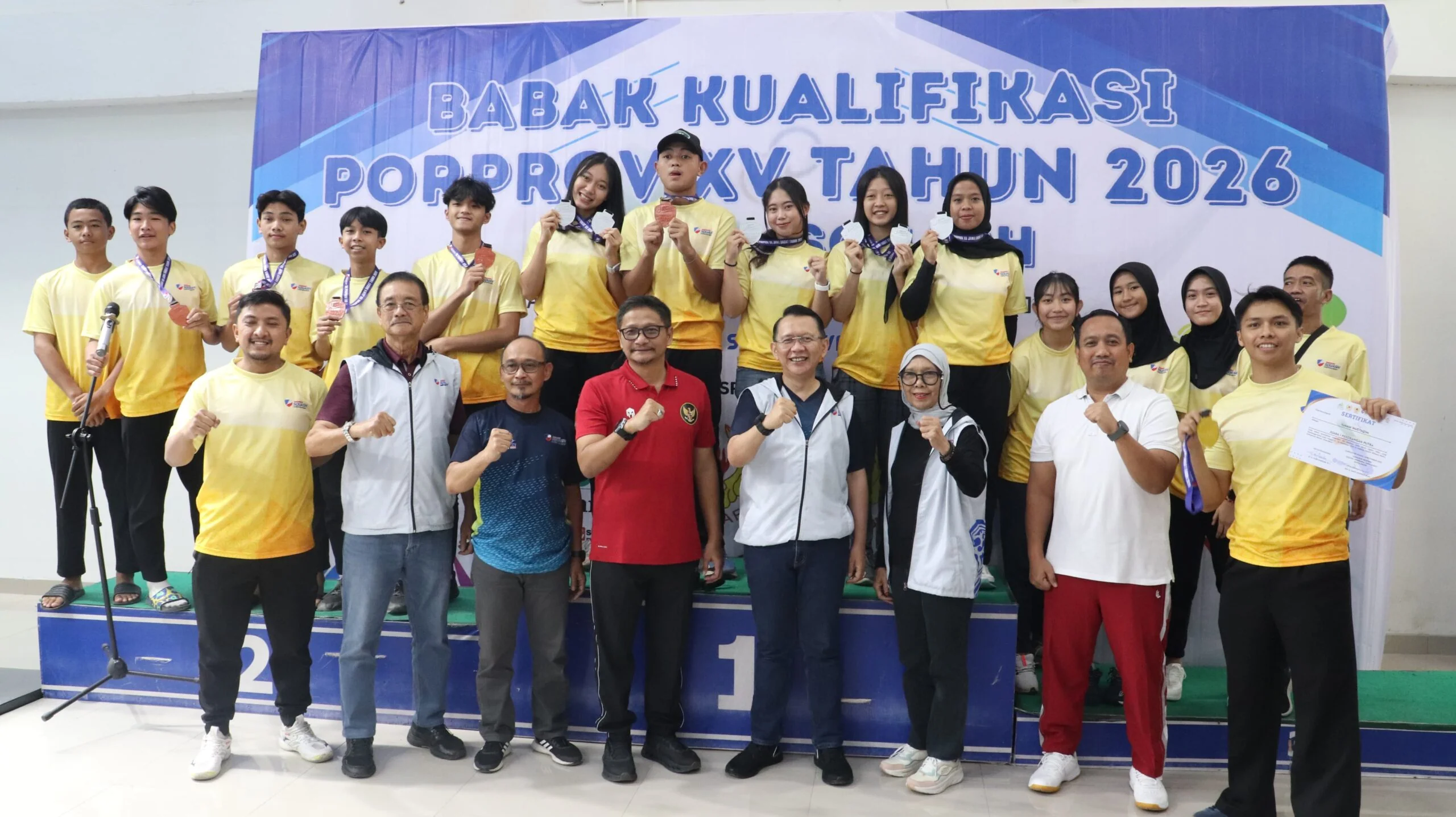 Sebanyak 110 atlet dari sembilan kabupaten/kota se-Jawa Barat mengikuti Babak Kualifikasi (BK) Pekan Olahraga Provinsi (Porprov) Jawa Barat 2026 cabang olahraga squash yang resmi ditutup di GOR Squash Wibawa Mukti, Kompleks Pemda Bekasi, Cikarang Pusat pa