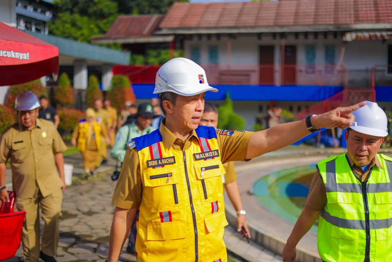 Wali Kota Bogor, Dedie A. Rachim, saat memimpin apel pagi di Dinas Pemuda dan Olahraga (Dispora) Kota Bogor.Dok-Diskomimfo Kota Bogor