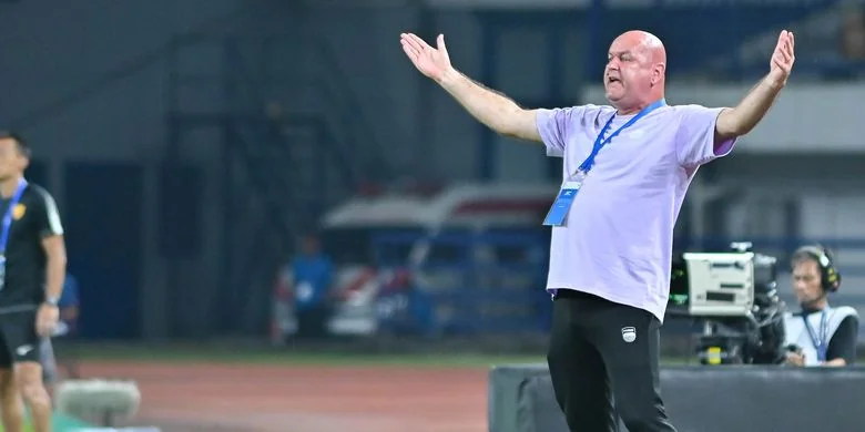 Ujian Berat Menanti Persib, Bojan Hodak Punya Masalah