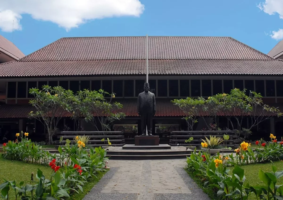 Kasus Dugaan Kekerasan Verbal, UI Nonaktifkan Sementara 16 Mahasiswa Fakultas Hukum