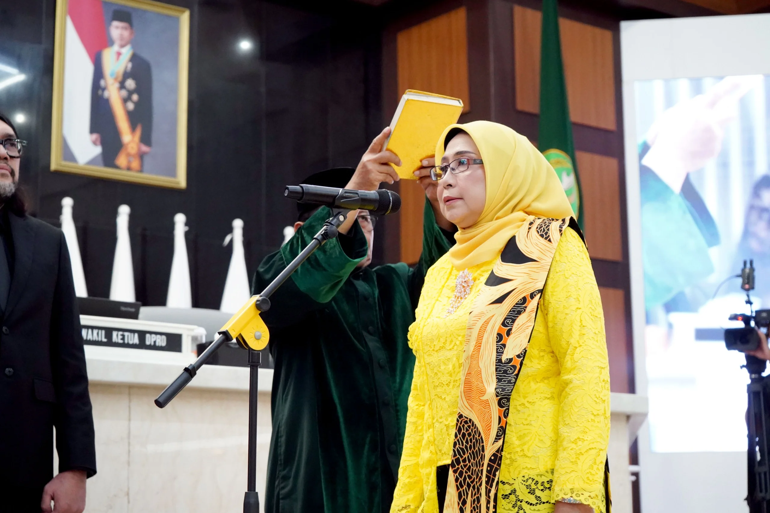 Anggota Pengganti Antar Waktu (PAW) DPRD Provinsi Jawa Barat dari Fraksi Golongan Karya (Golkar) Tati Supriati Irwan di Kota Bandung, Kamis (6/2/2025).