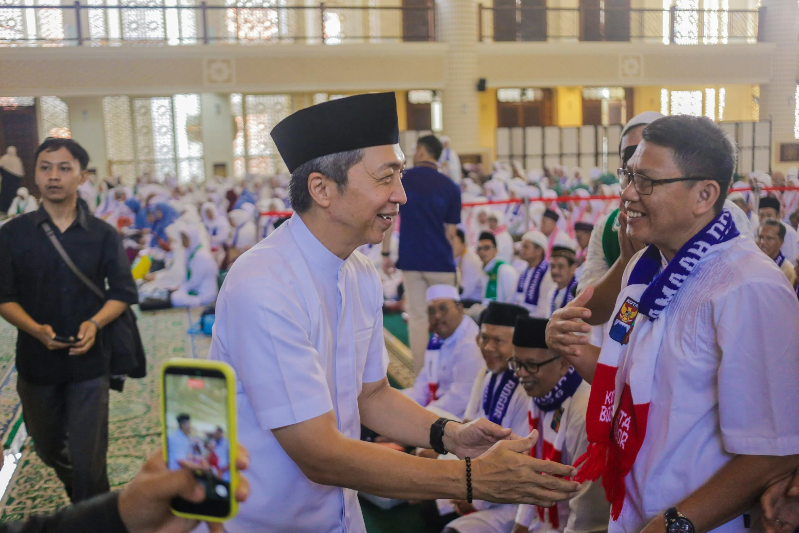 Wali Kota Bogor, Dedie A. Rachim, resmi membuka bimbingan manasik haji bagi jamaah asal Kota Bogor yang dilaksanakan di Masjid Agung Kota Bogor.Dok-Diskominfo Kota Bogor
