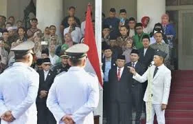Lantik Bupati Tasik dan Wakilnya, Dedi Mulyadi Berpesan: Jaga Gunung Galunggung